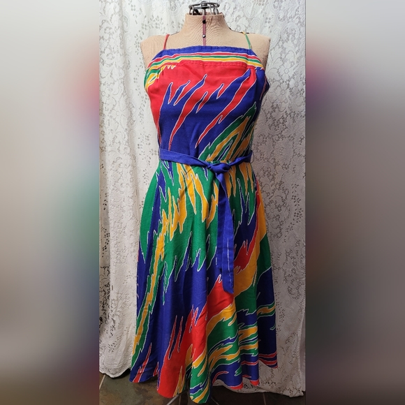 Dresses & Skirts - Vintage 1970s sundress with open back